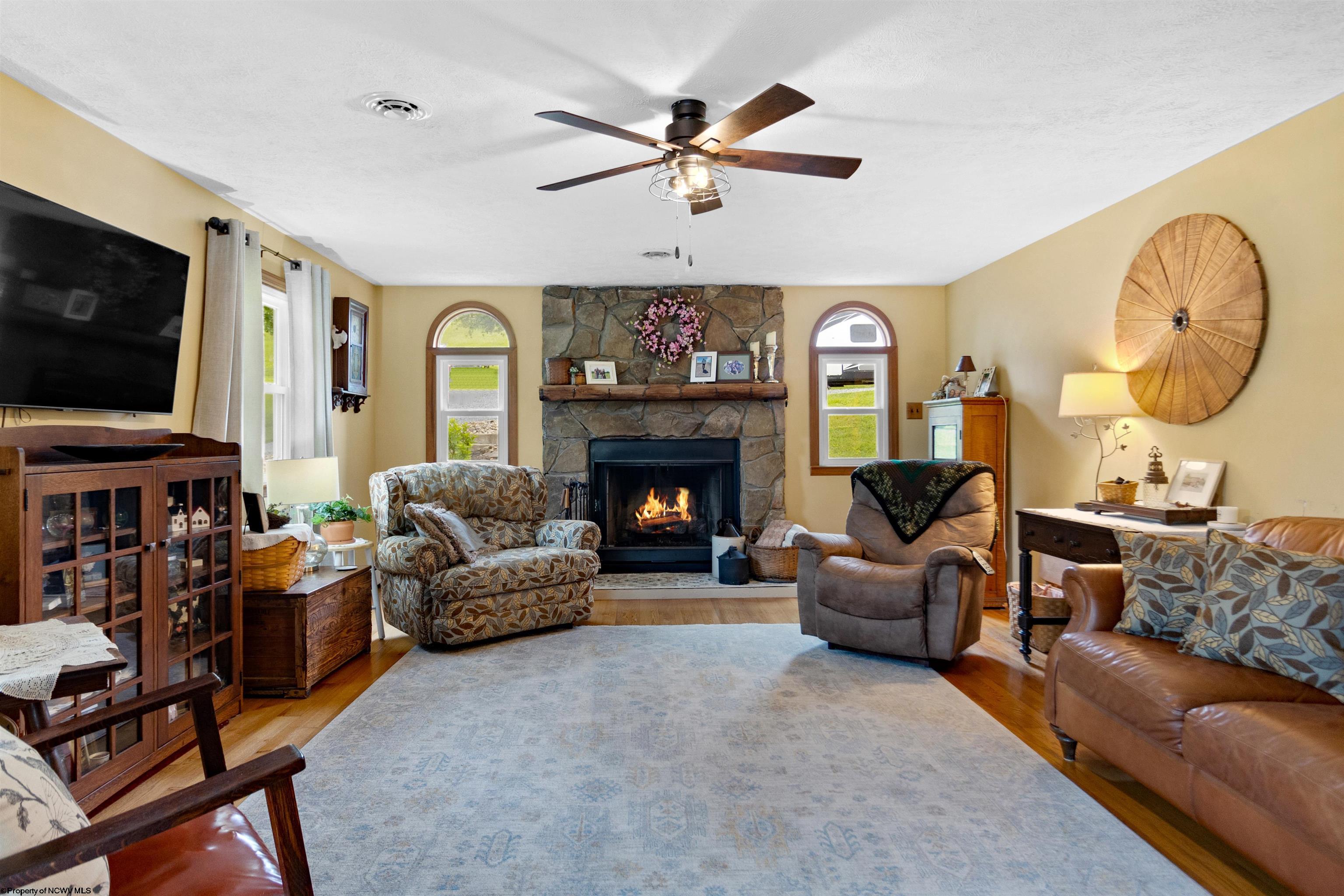 3701 Fairmont Road Morgantown, WV 26501 - Photo 5 of 41 Gallery Image 5