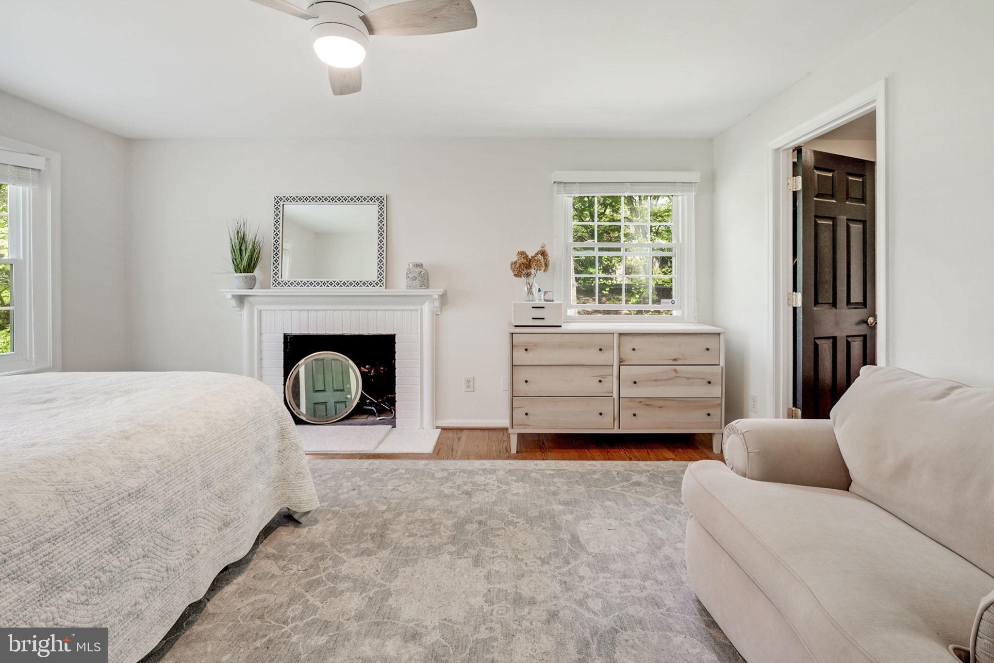 11340 Waples Mill Road Oakton, VA 22124 - Photo 11 of 40