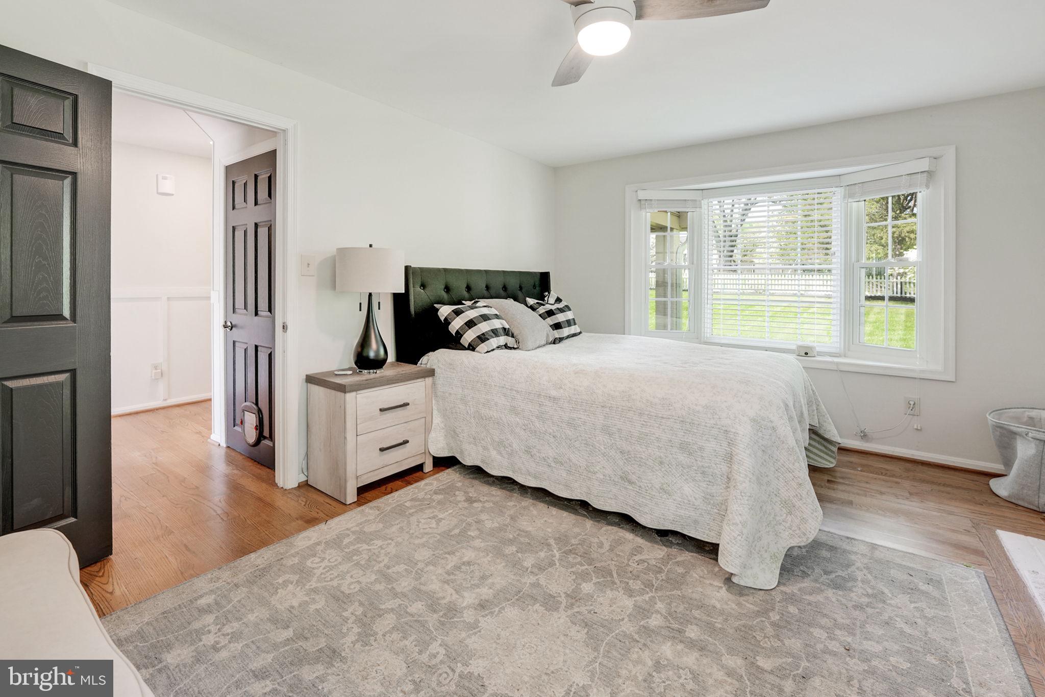 11340 Waples Mill Road Oakton, VA 22124 - Photo 12 of 40