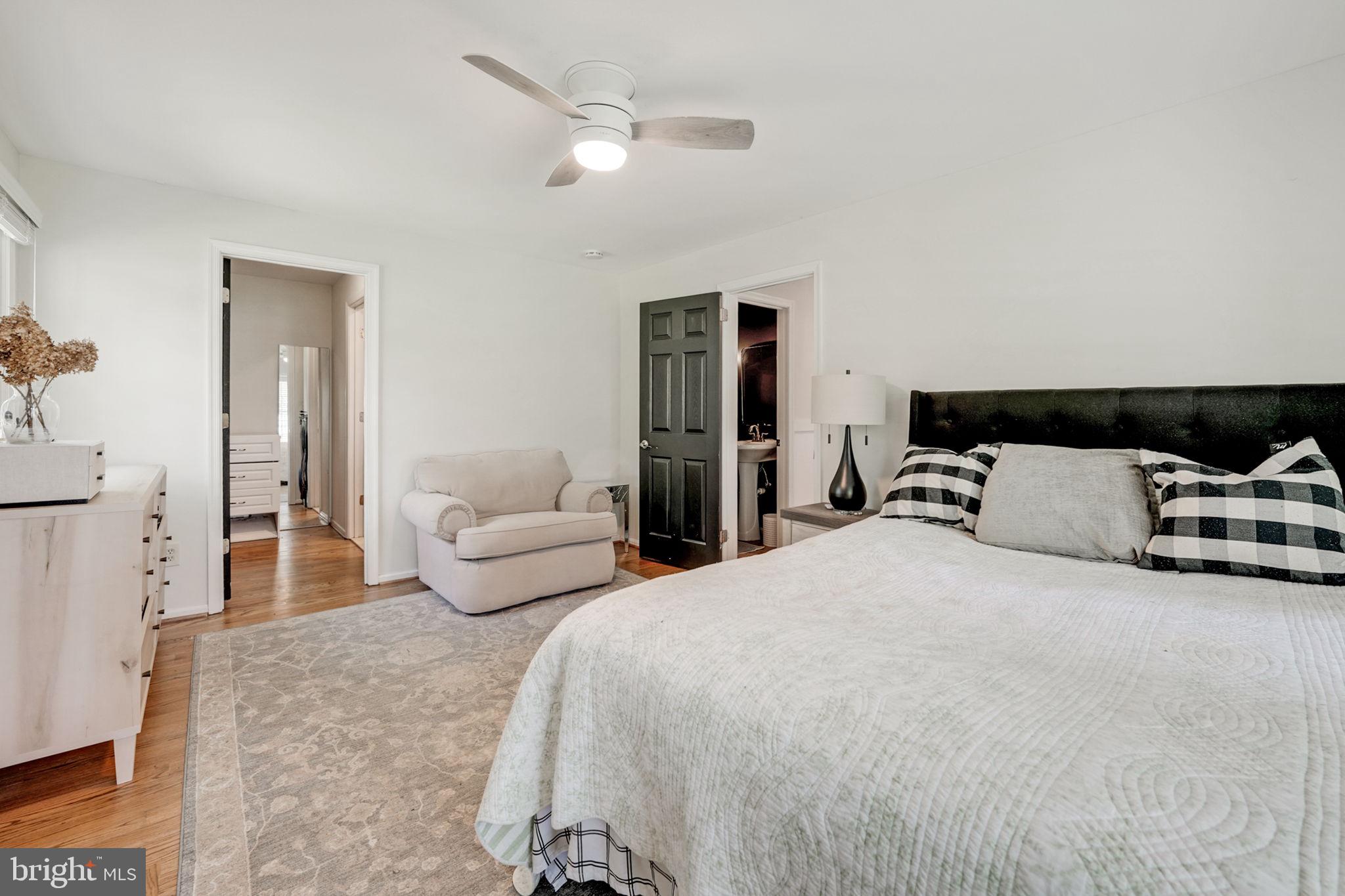 11340 Waples Mill Road Oakton, VA 22124 - Photo 13 of 40