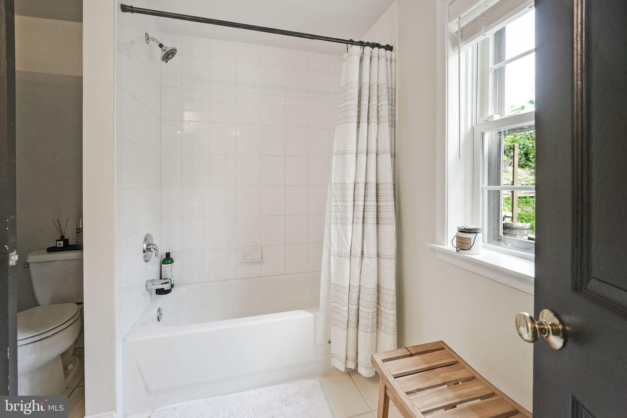 11340 Waples Mill Road Oakton, VA 22124 - Photo 22 of 40