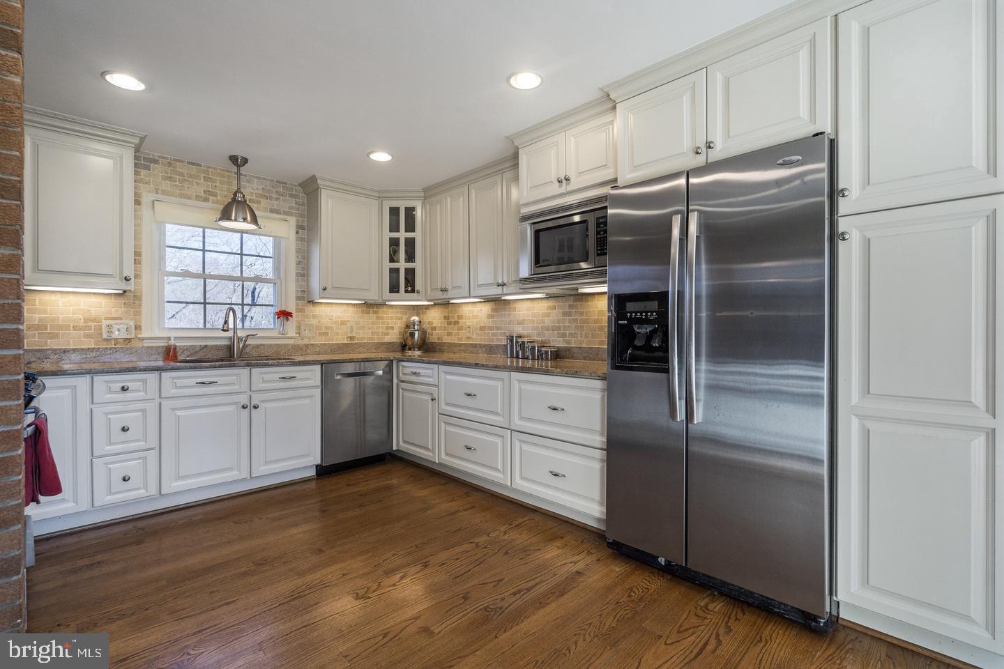 11340 Waples Mill Road Oakton, VA 22124 - Photo 6 of 40