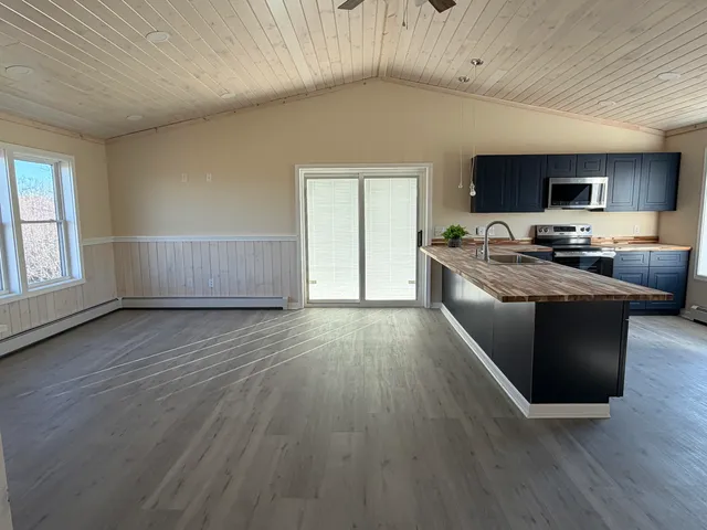 $379,000 | 8 Penny Lane, York, ME 03909