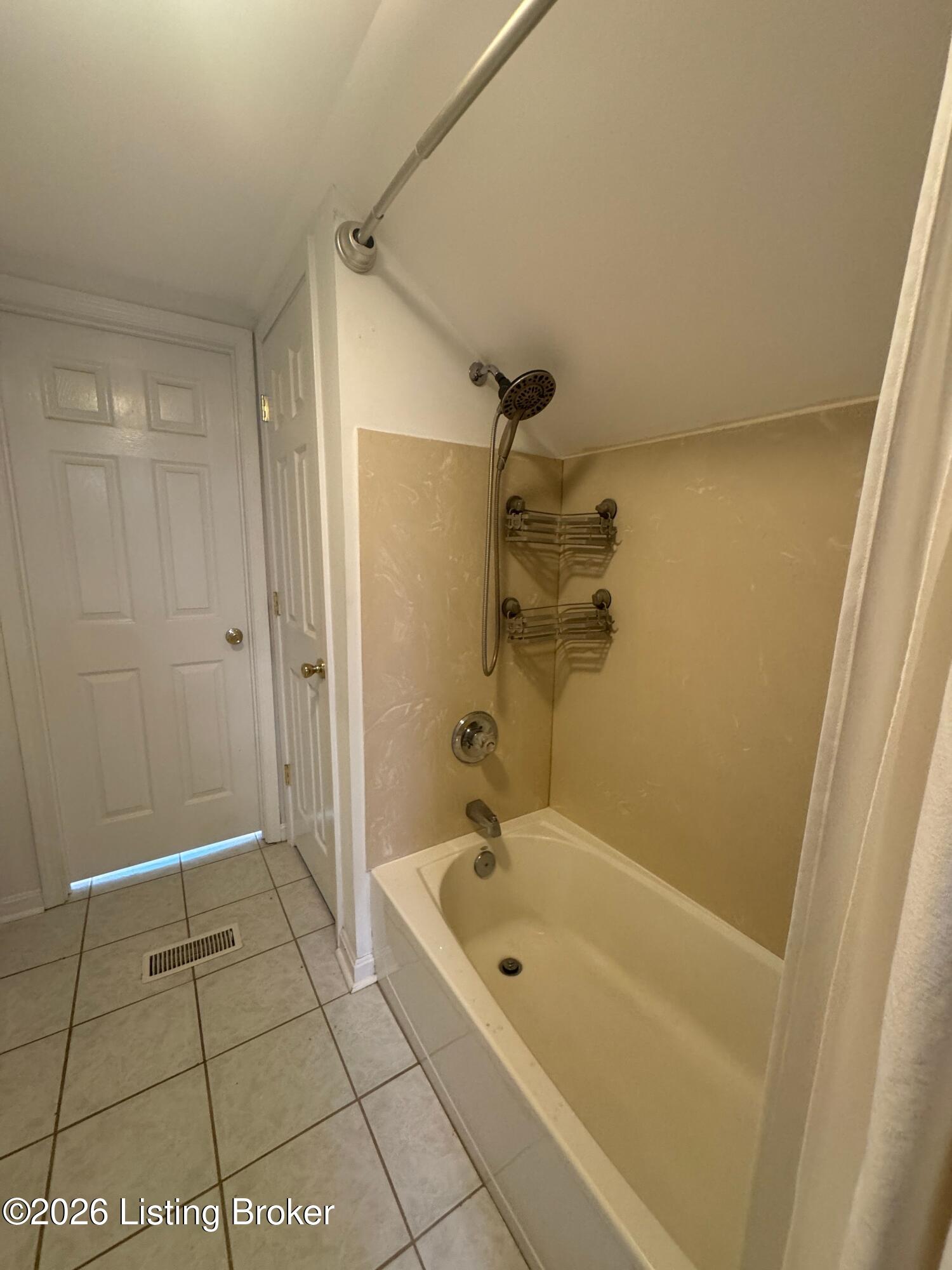 4109 Winchester Road Louisville, KY 40207 - Photo 13 of 18 IMG_3642