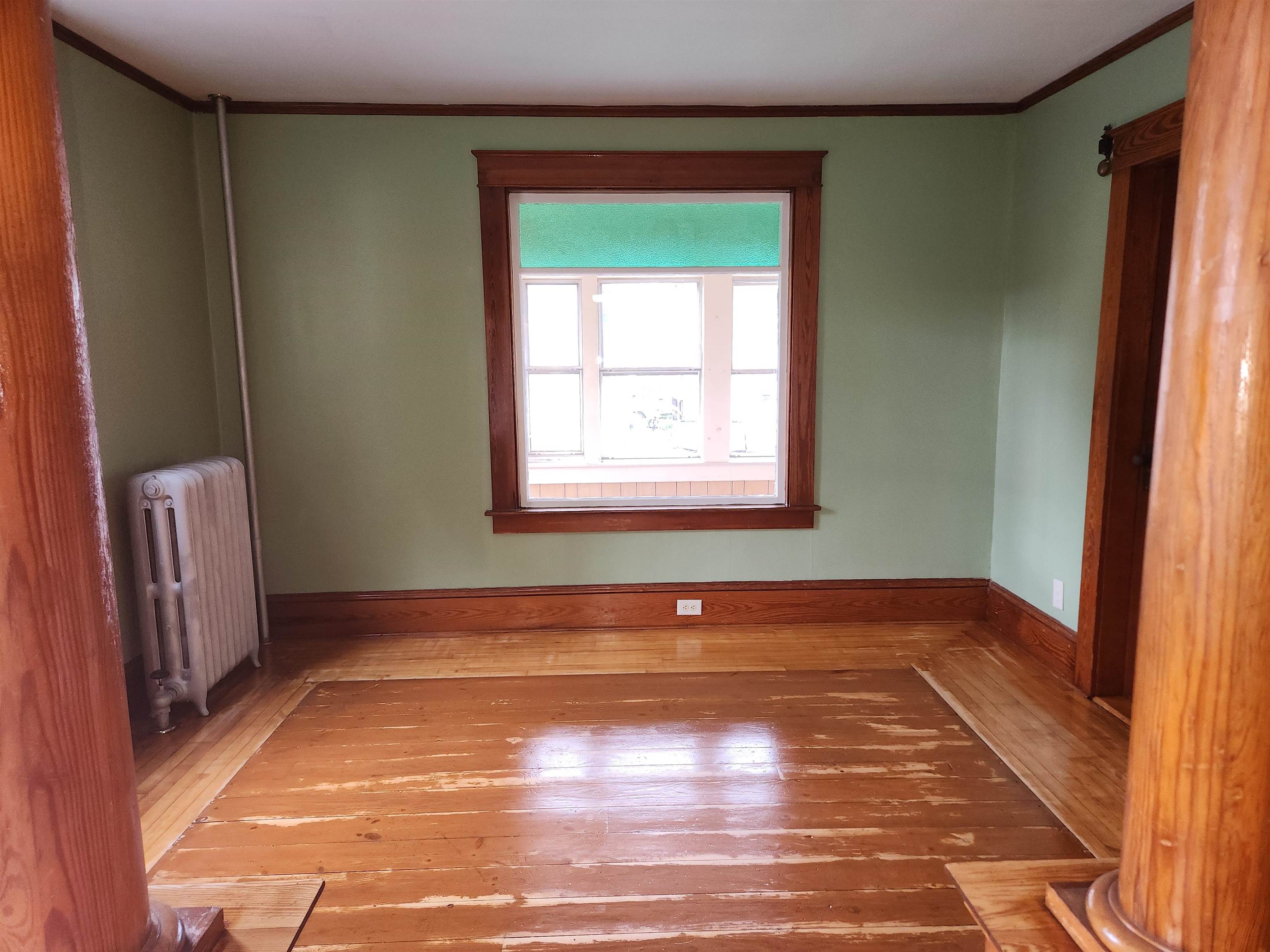 27 Spring Street Laconia, NH 03246 - Photo 7 of 12