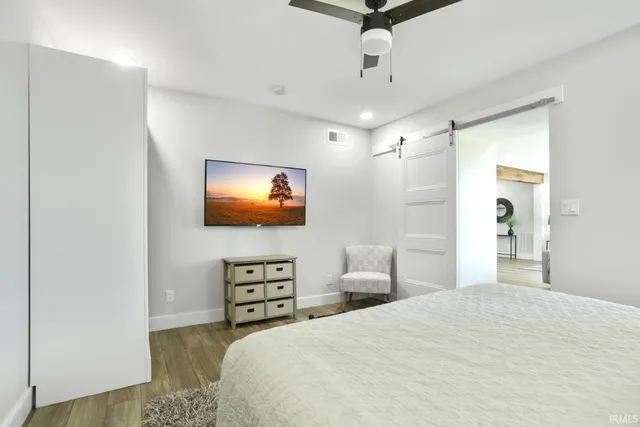 $3,200 | 110 East Water Street, Unit 1, Newburgh, IN 47630