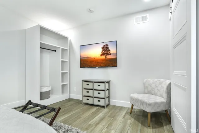 $3,200 | 110 East Water Street, Unit 1, Newburgh, IN 47630