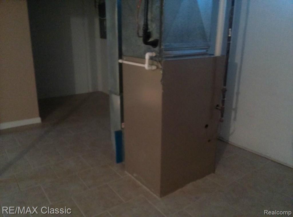 2695 Kenmore Road Berkley, MI 48072 - Photo 17 of 18 Kenmore furnance.jpg