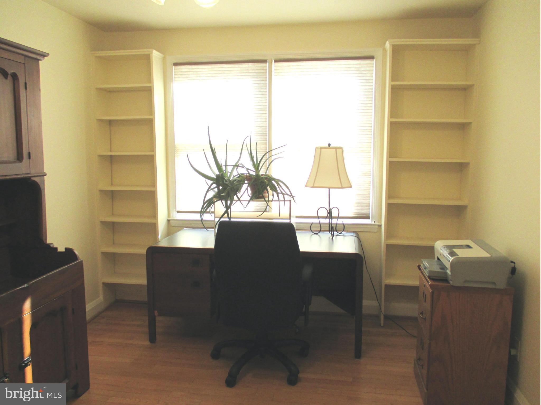 211 Brandon Road Baltimore, MD 21212 - Photo 15 of 30 BUILT INS PERFECT FOR OFFICE, LIBRARY OR KIDSTUFF!