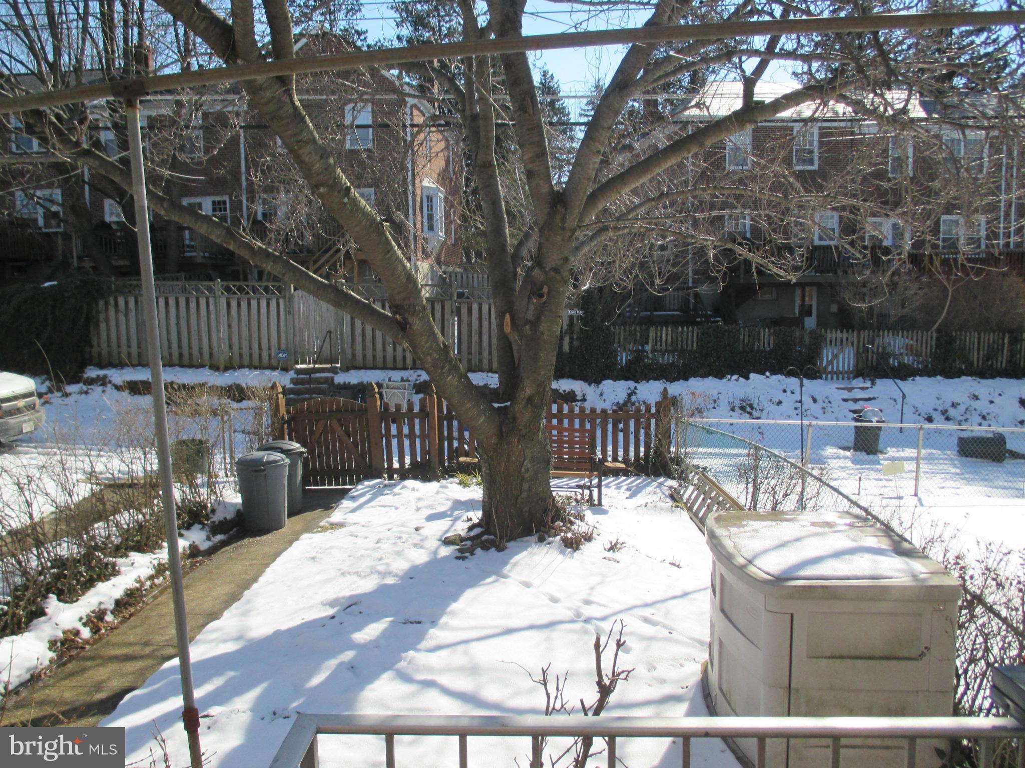 211 Brandon Road Baltimore, MD 21212 - Photo 29 of 30 RUBBERMAID STORAGE SHED AND PARK BENCH!!