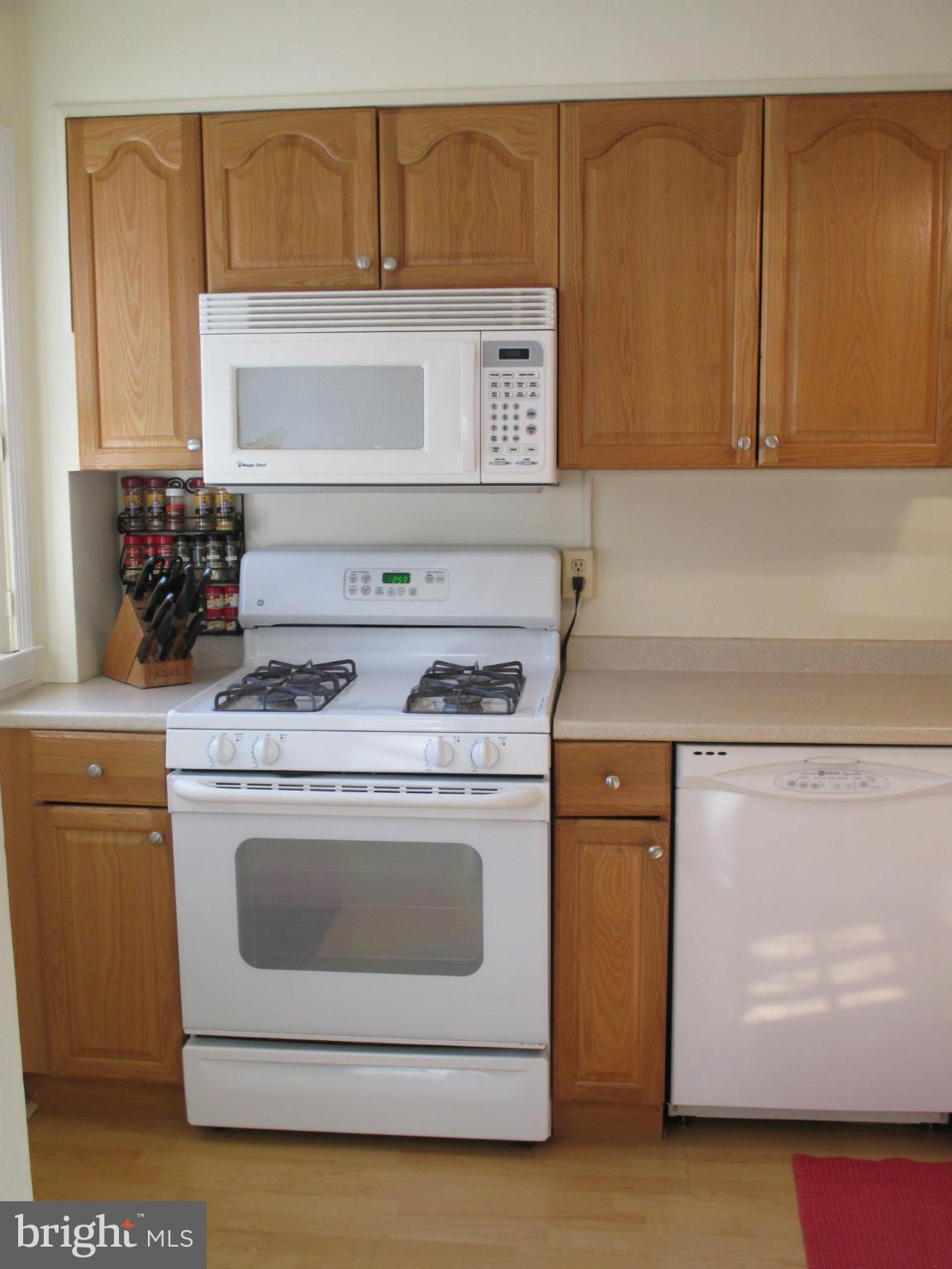 211 Brandon Road Baltimore, MD 21212 - Photo 8 of 30 NICELY UPDATED; APPLIANCES FINE BUT EZ 2 CHANGE!