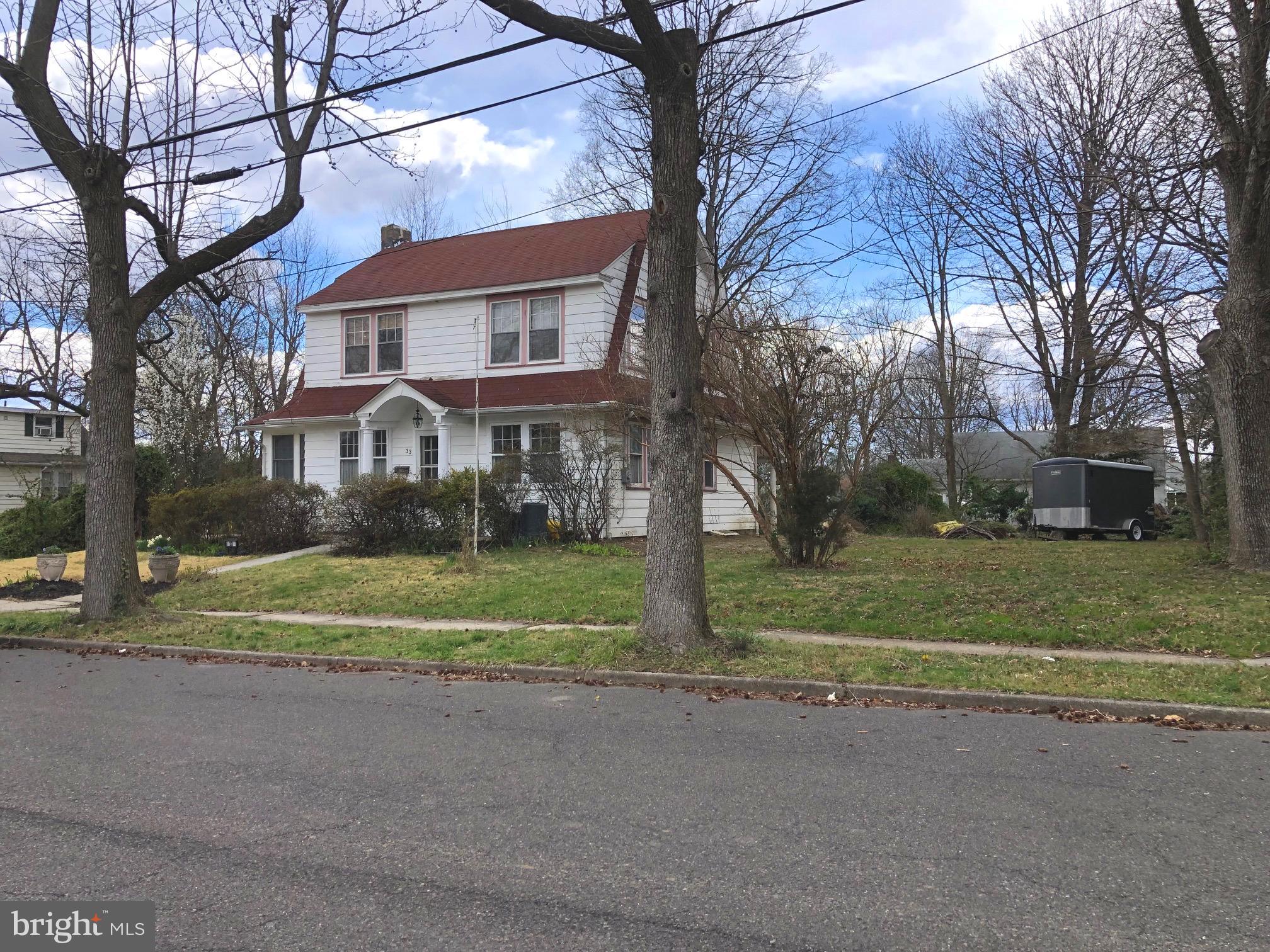 33 Pocahontas Road Somerdale, NJ 08083 - Photo 4 of 25 Spacious side Yard