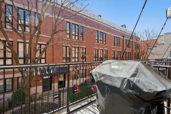 $925,000 | 1305 West Belmont Avenue, Chicago, IL 60657