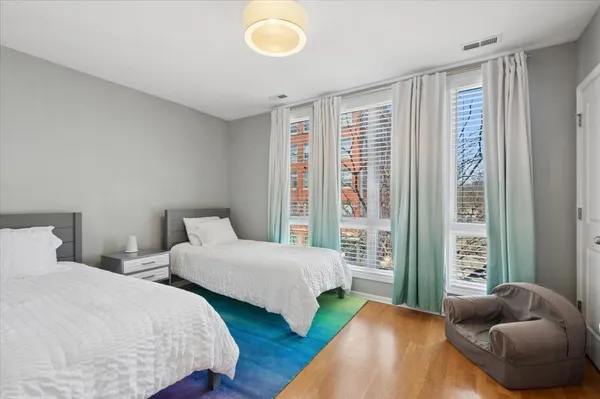 $925,000 | 1305 West Belmont Avenue, Chicago, IL 60657