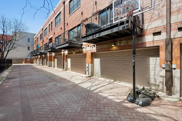 $925,000 | 1305 West Belmont Avenue, Chicago, IL 60657