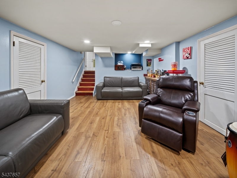 17 Ravine Court Clifton, NJ 07013 - Photo 33 of 46