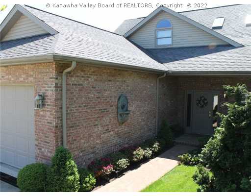 15 South Gate Road Charleston, WV 25314 - Photo 1 of 16 Exterior Front.