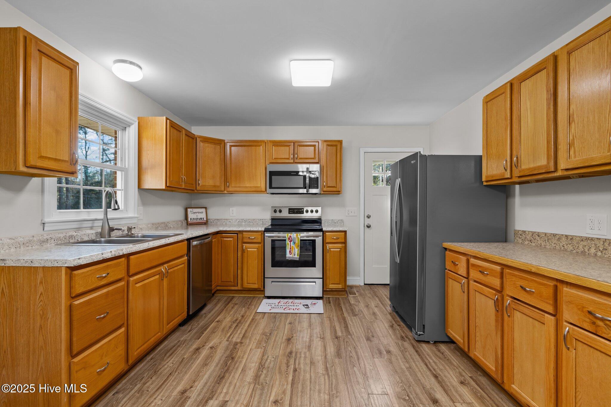 3009 Fairway Road Morehead City, NC 28557 - Photo 10 of 34 43-web-or-mls-1S3A5457
