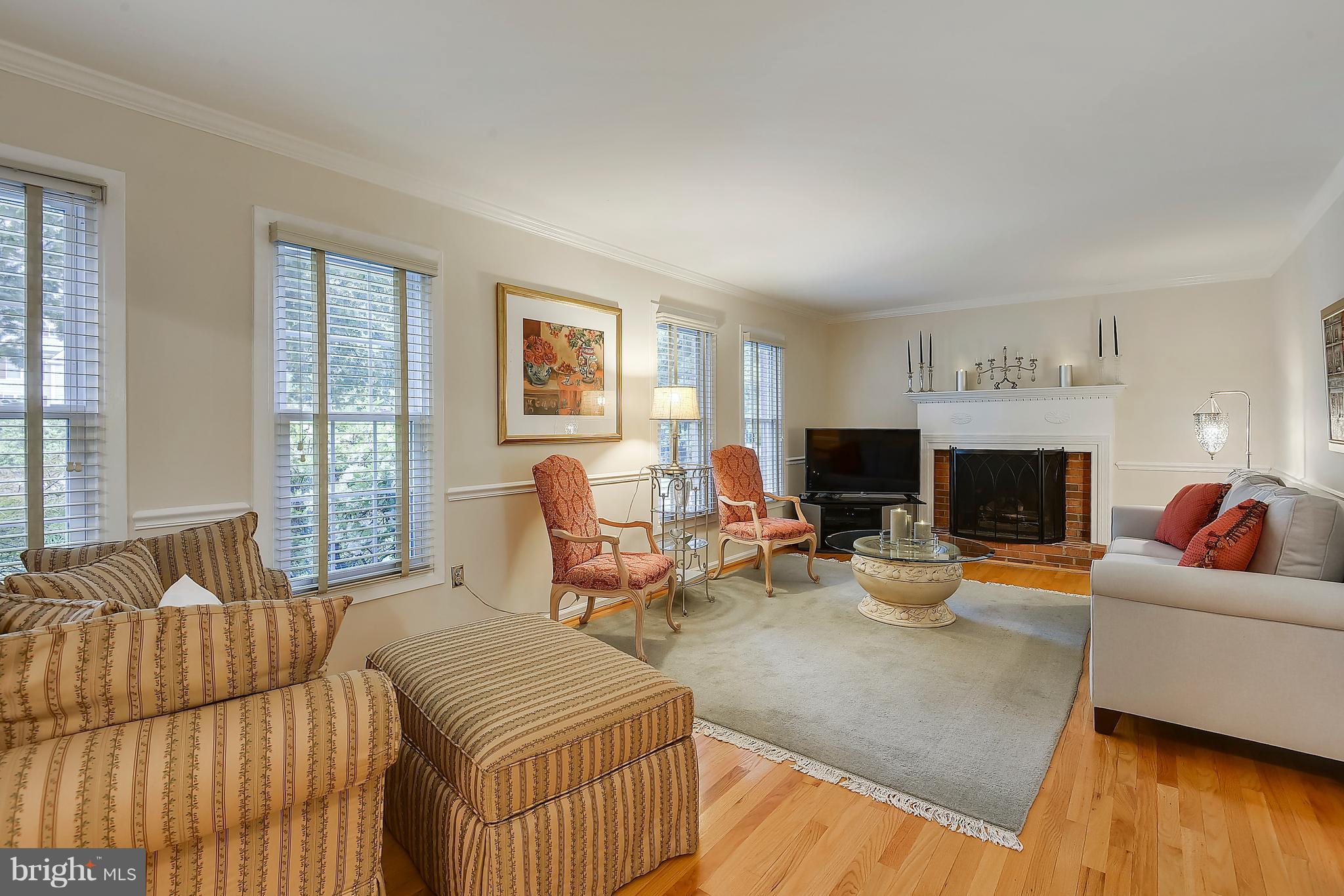 9420 Old Courthouse Road Vienna, VA 22182 - Photo 6 of 30 Family Room