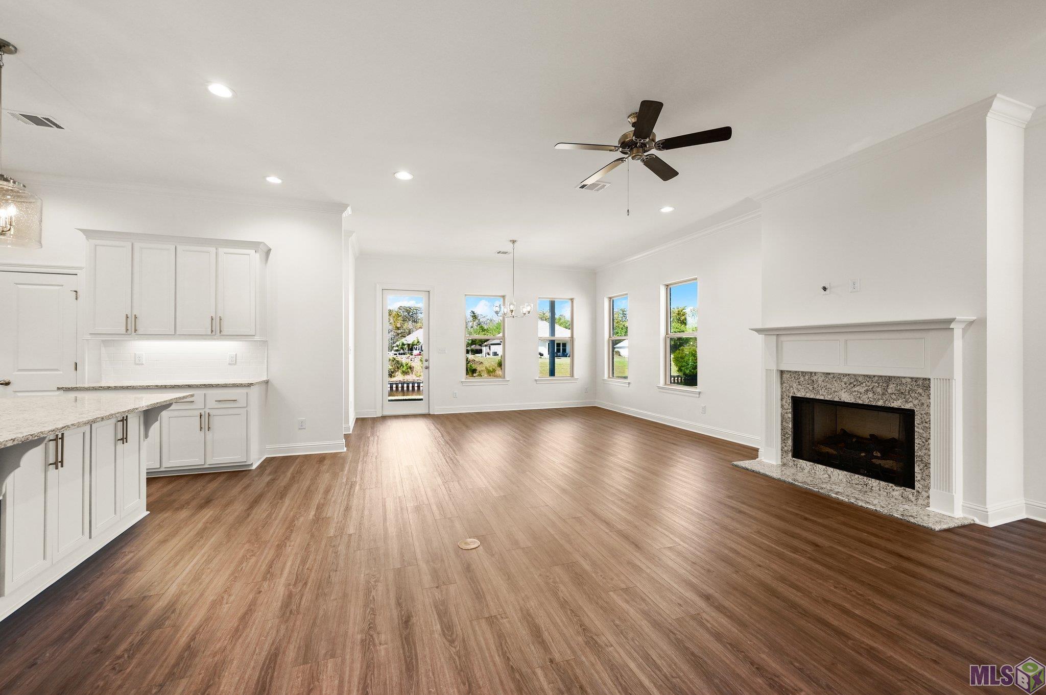 21425 Blue Fin Drive Springfield, LA 70462 - Photo 9 of 26
