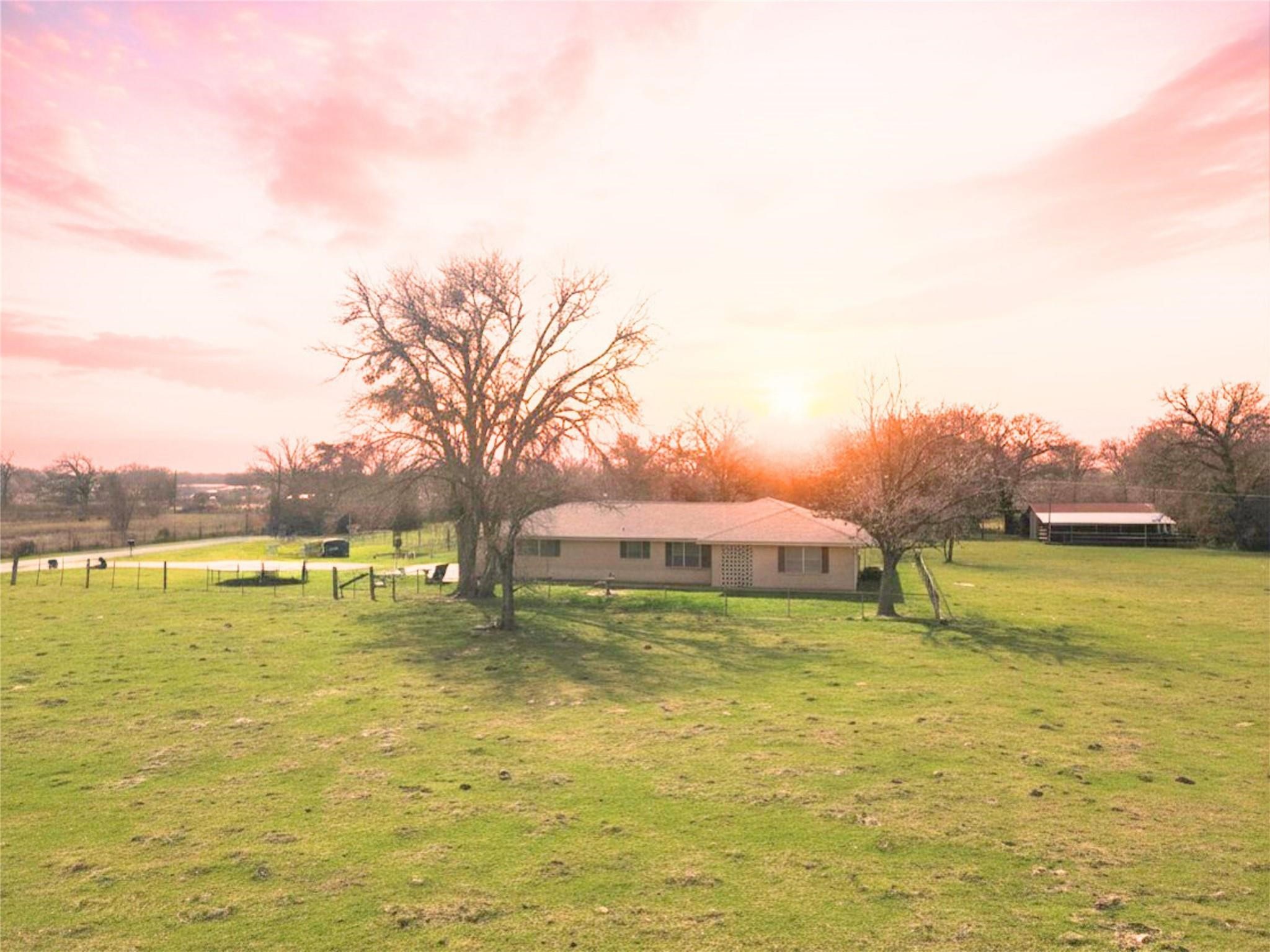 22052 Chapman Road Hempstead, TX 77445 - Photo 3 of 8