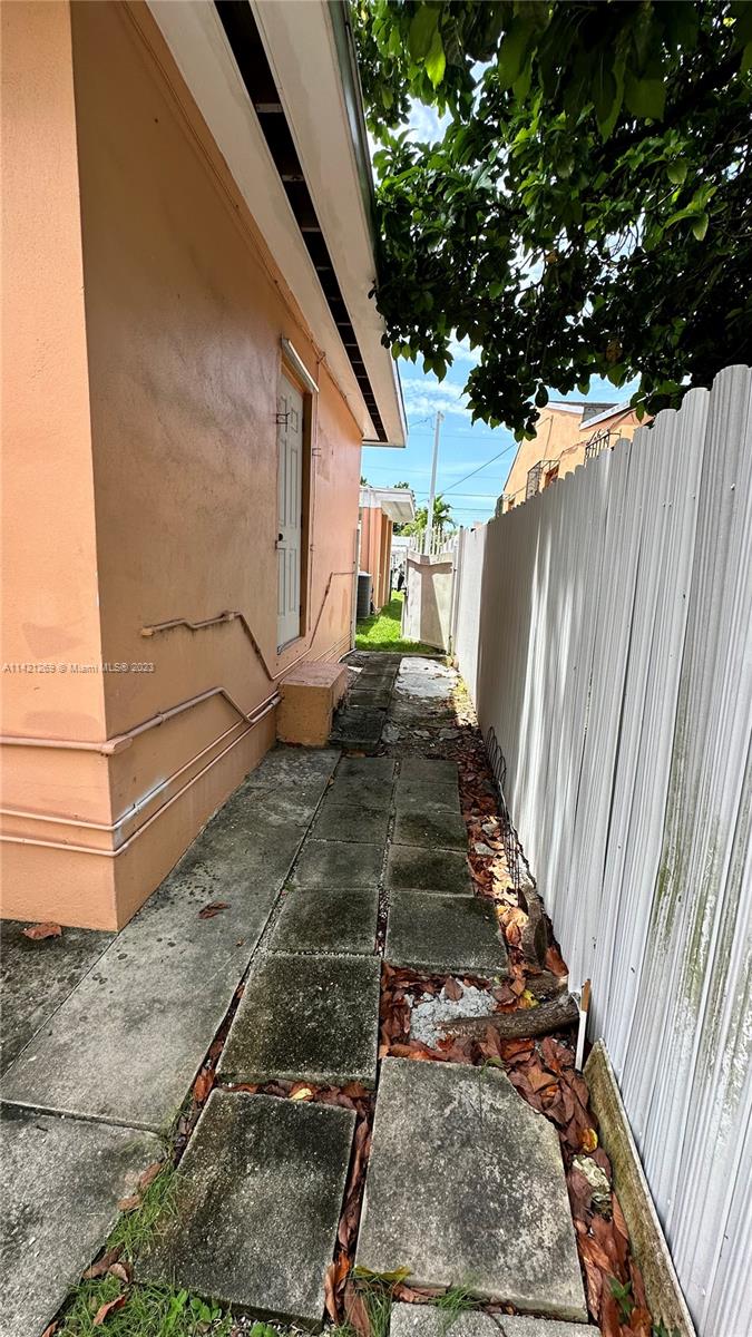 3077 Southwest 5th Street Miami, FL 33135 - Photo 28 of 28 a backyard of a house