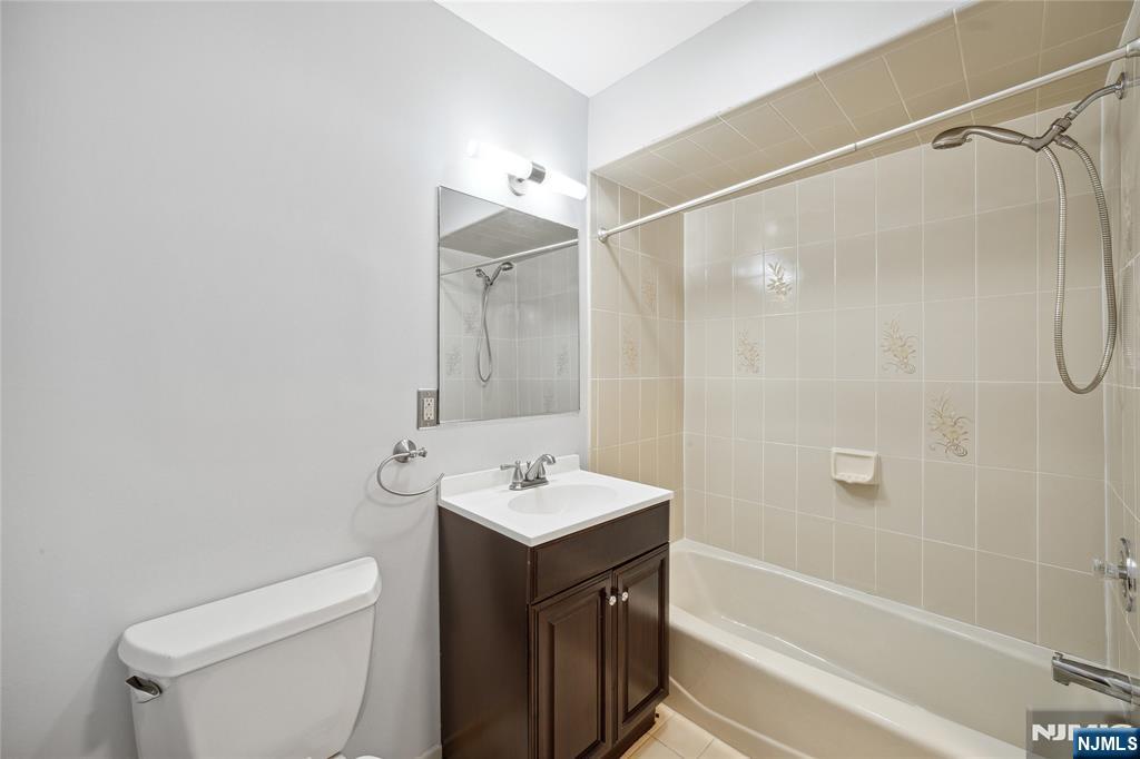 70 Harristown Road, Unit 1 Fair Lawn, NJ 07410 - Photo 15 of 21