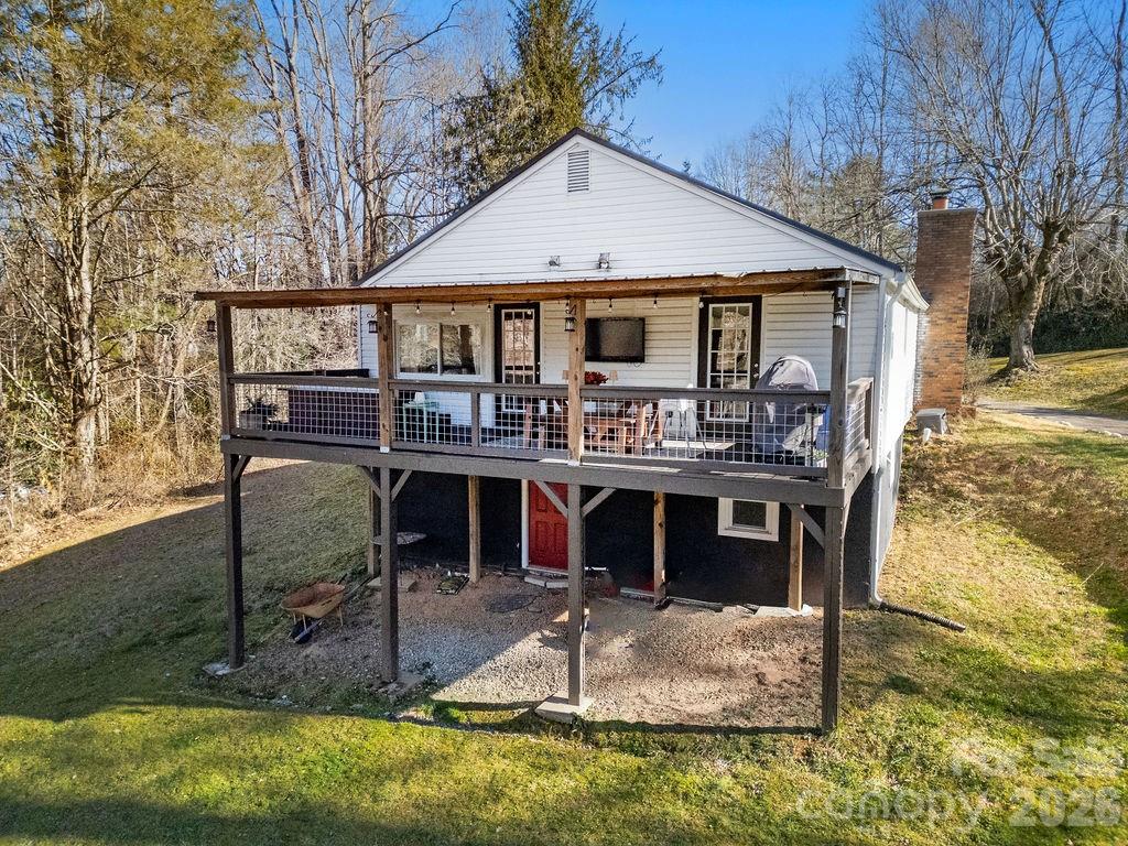 50 Illahee Point Brevard, NC 28712 - Photo 27 of 37 a front view of a house with garden