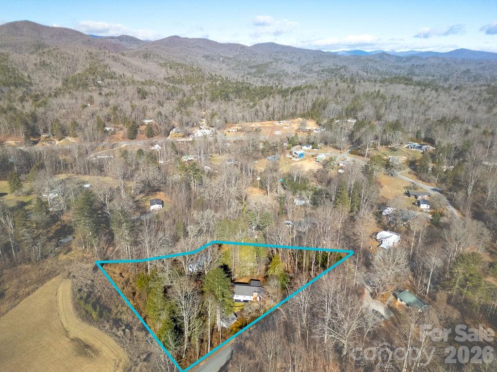 50 Illahee Point Brevard, NC 28712 - Photo 35 of 37 a view of a balcony with an outdoor space