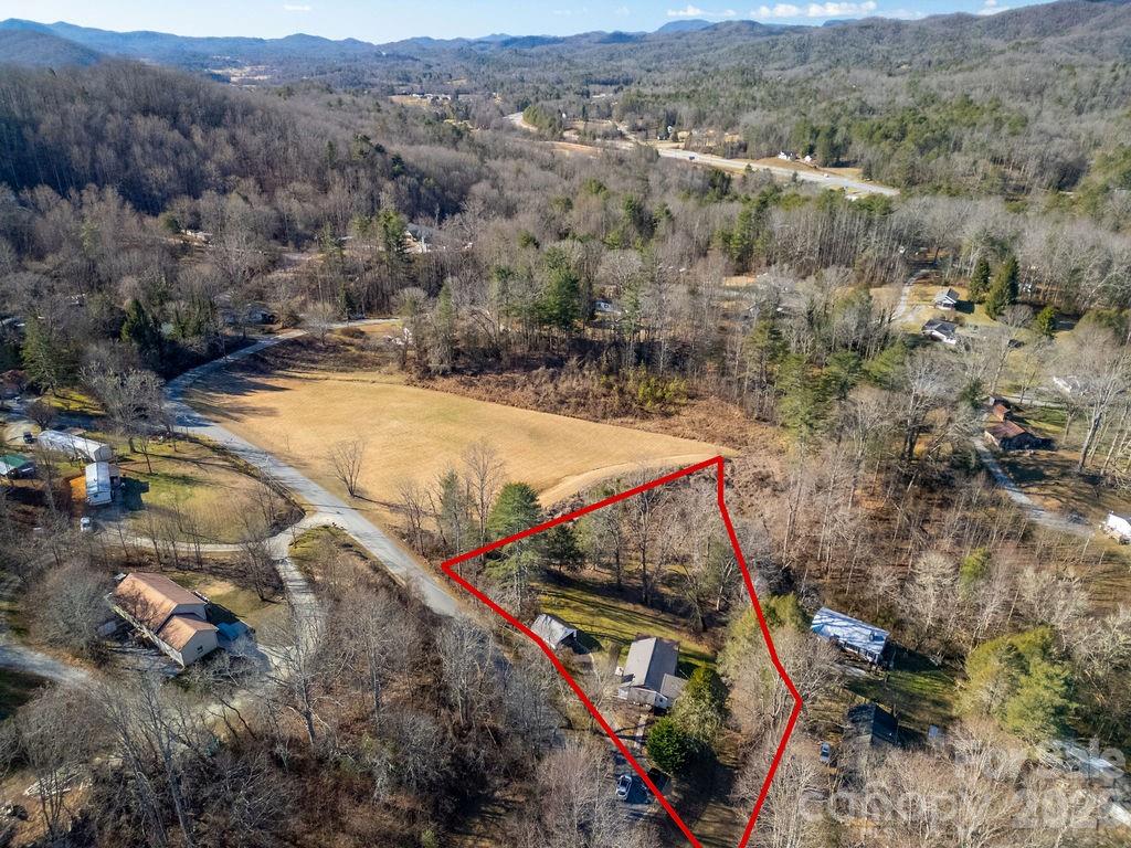 50 Illahee Point Brevard, NC 28712 - Photo 36 of 37 an aerial view of a house with a yard