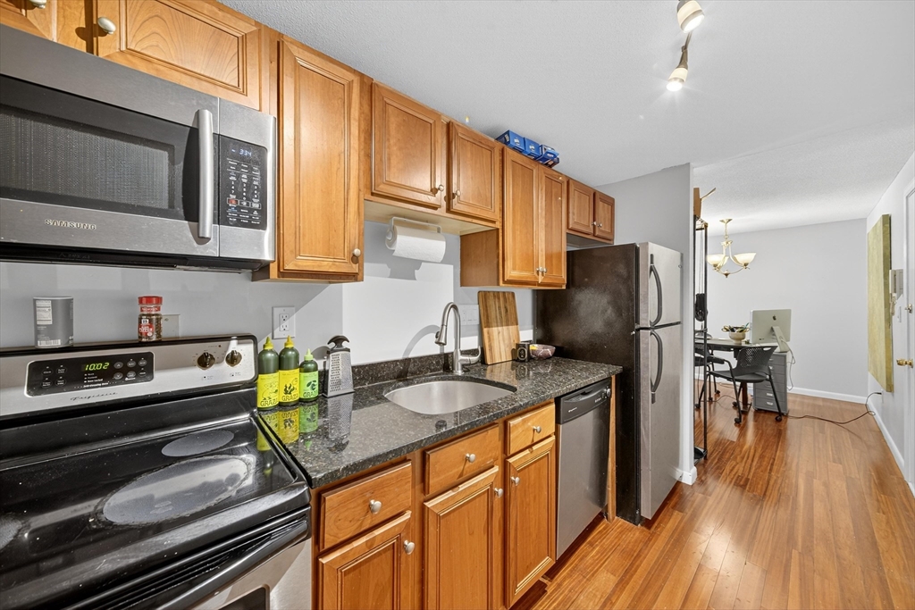 200 Manning Street, Unit 6B Hudson, MA 01749 - Photo 6 of 17