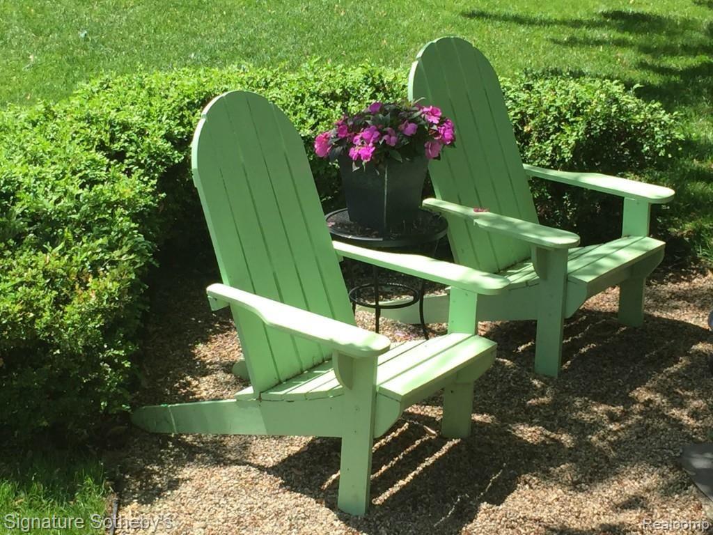 66 Devonshire Road Pleasant Ridge, MI 48069 - Photo 18 of 31 Relax!