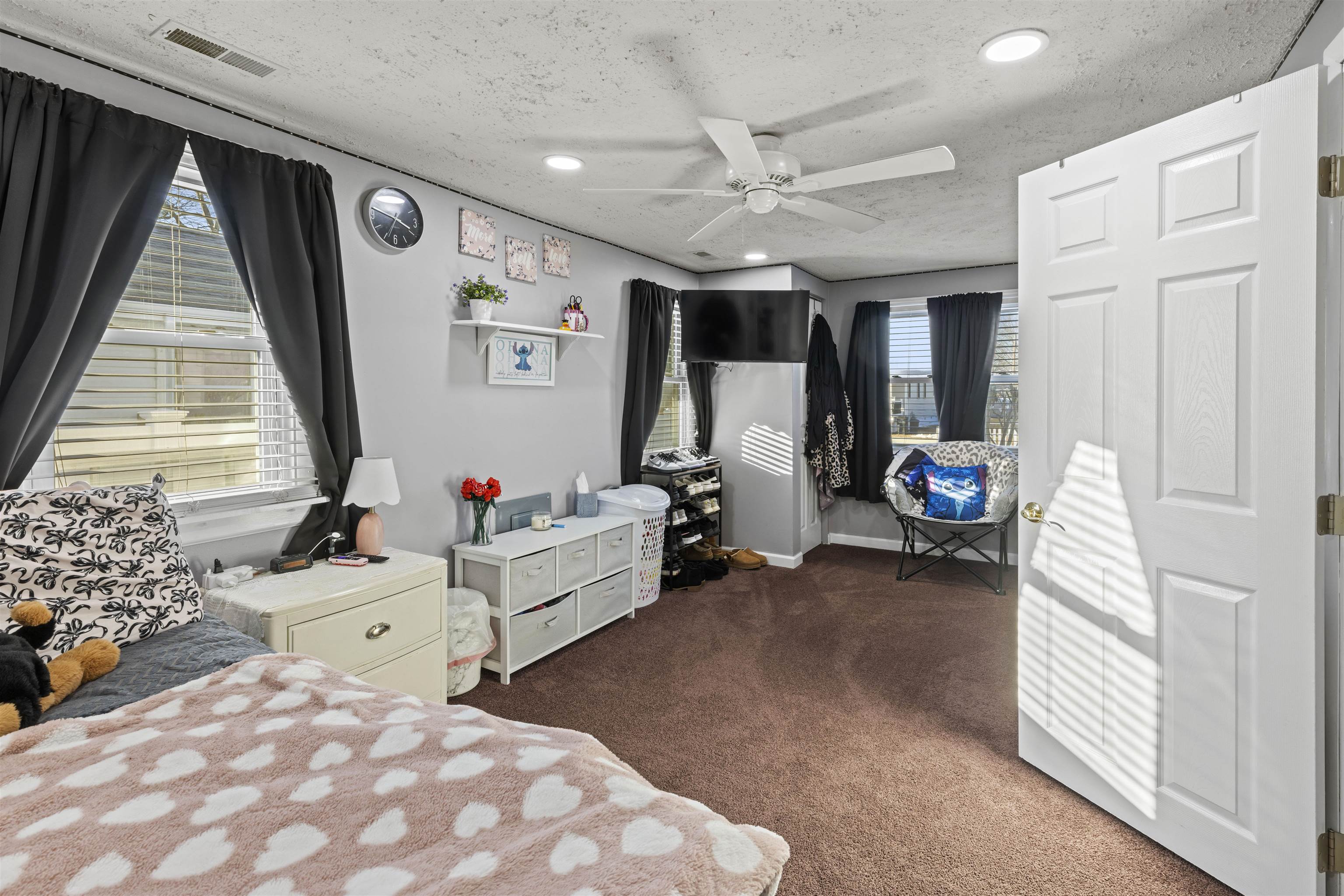 112 East Drumbed Road Villas, NJ 08251 - Photo 17 of 42 a bedroom with furniture and a window