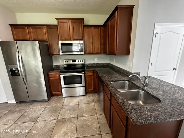 $1,950 | 458 Servia Drive, St. Johns, FL 32259