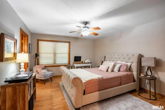 a view of a bench in the yard