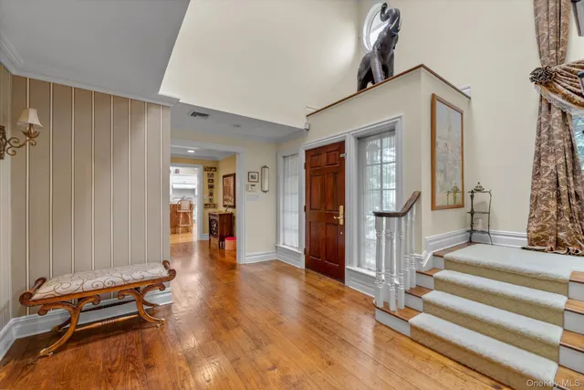 $2,688,000 | 8 Briarfield Drive, Great Neck, NY 11020