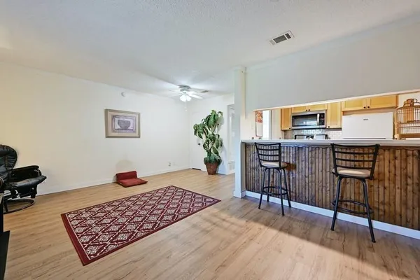 $775 | 711 Eberhart Lane, Unit 106, Austin, TX 78745