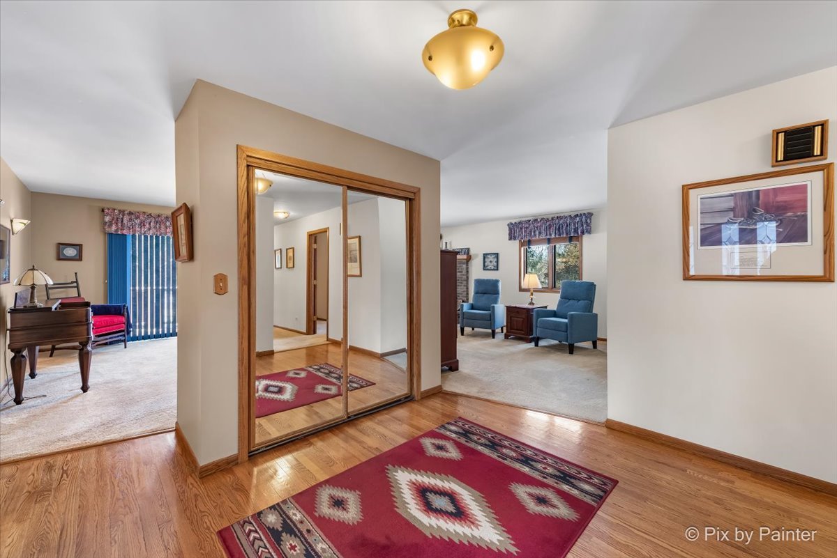 4507 Hanover Drive Crystal Lake, IL 60012 - Photo 6 of 63