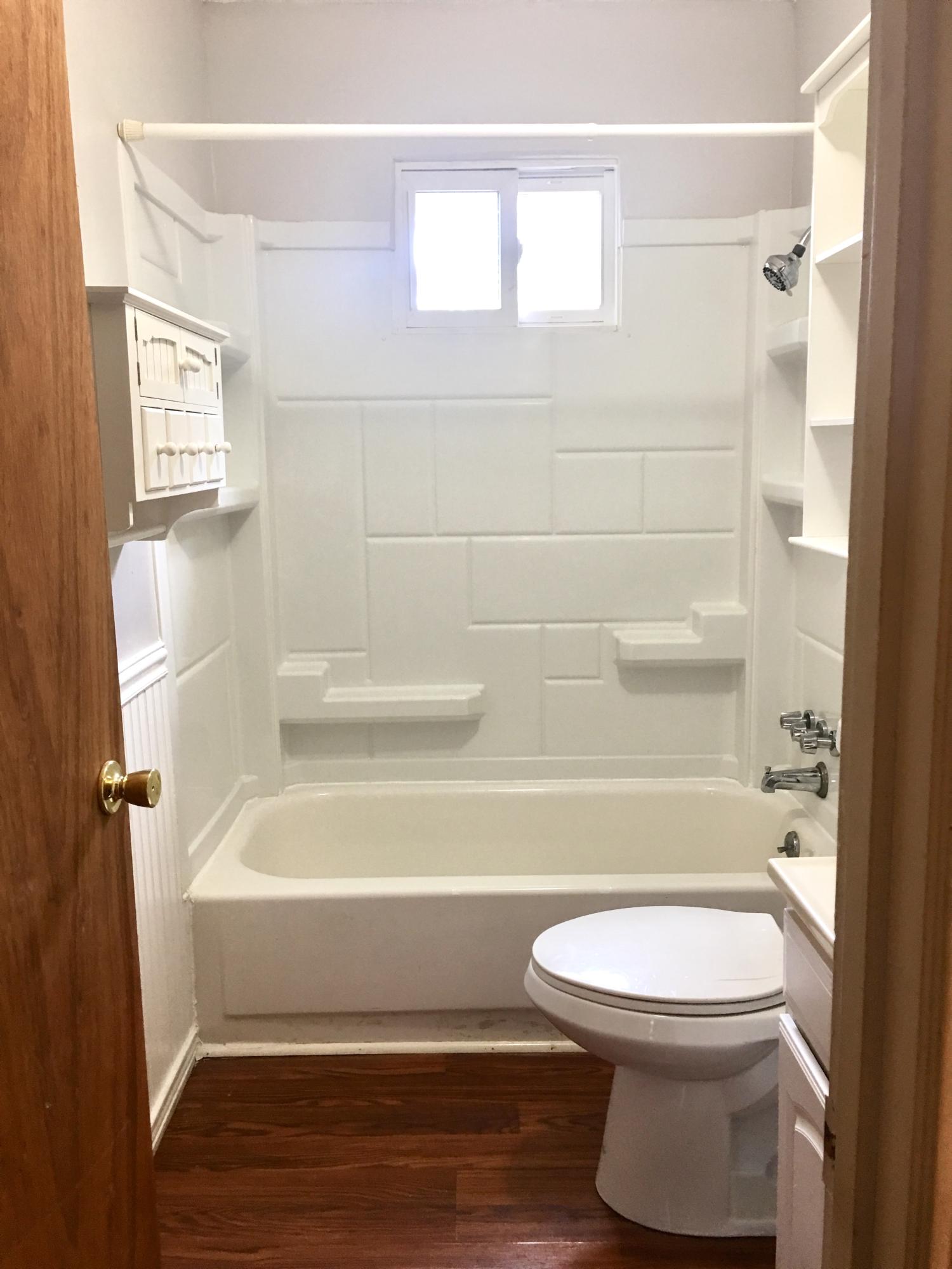 269 Center Valley Road Clinton, TN 37716 - Photo 22 of 36 Bathroom