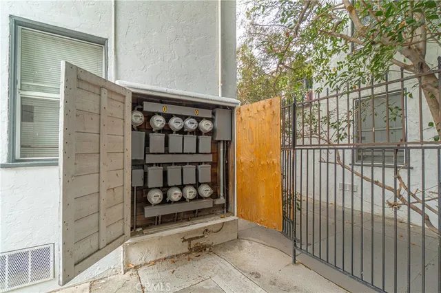 a view of a back yard of the house