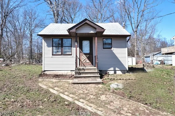 $1,800 | 63 Iowa Avenue, Lake Hopatcong, NJ 07849