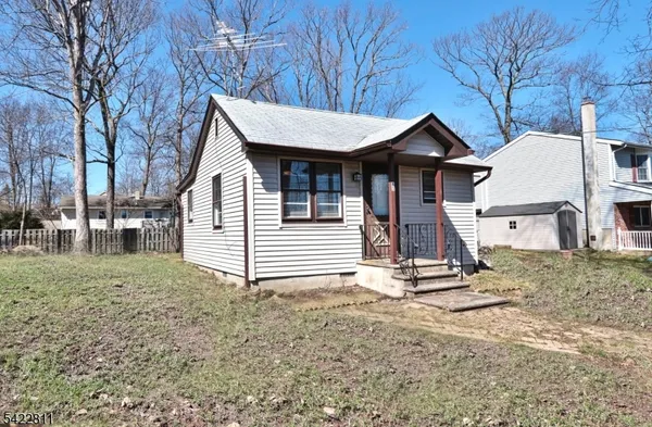 $1,800 | 63 Iowa Avenue, Lake Hopatcong, NJ 07849