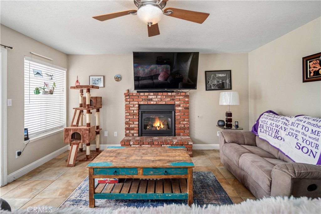 1162 Redwood Court Tehachapi, CA 93561 - Photo 15 of 43