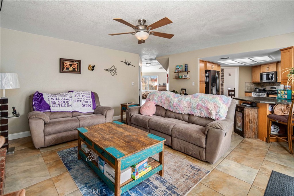 1162 Redwood Court Tehachapi, CA 93561 - Photo 17 of 43