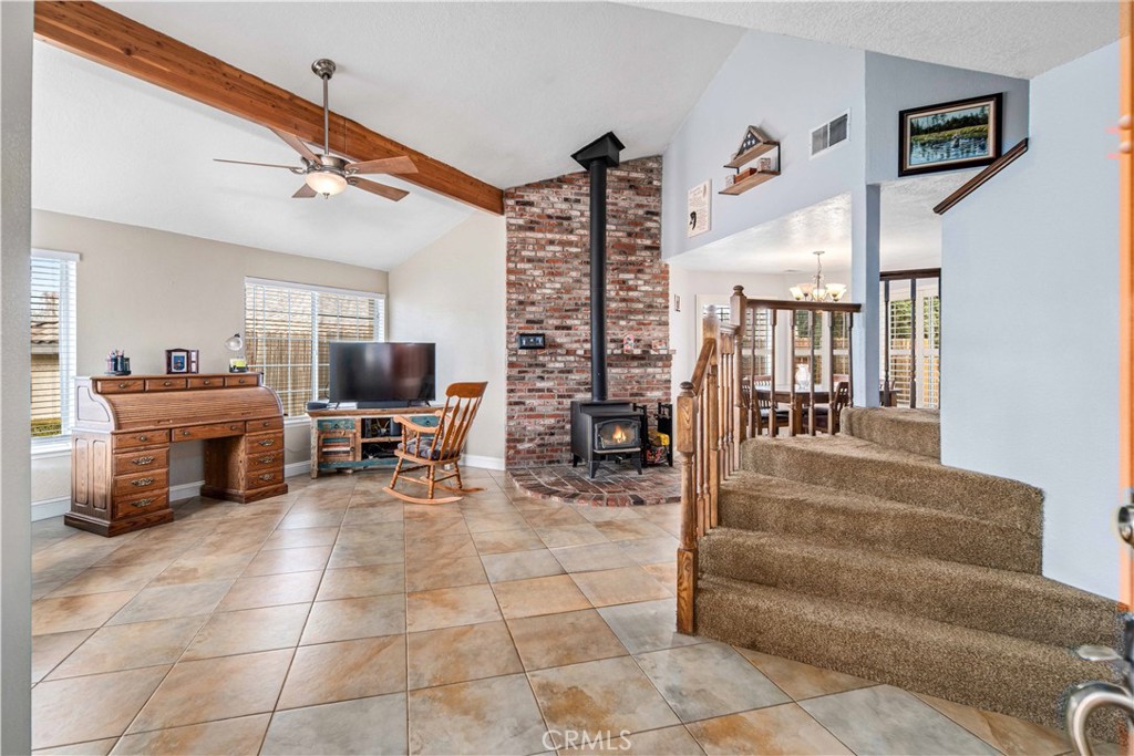 1162 Redwood Court Tehachapi, CA 93561 - Photo 7 of 43