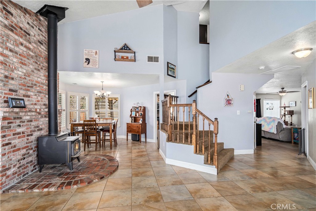 1162 Redwood Court Tehachapi, CA 93561 - Photo 9 of 43