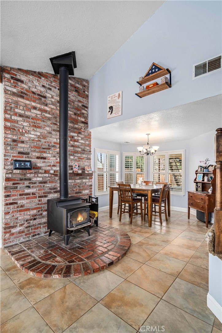 1162 Redwood Court Tehachapi, CA 93561 - Photo 10 of 43