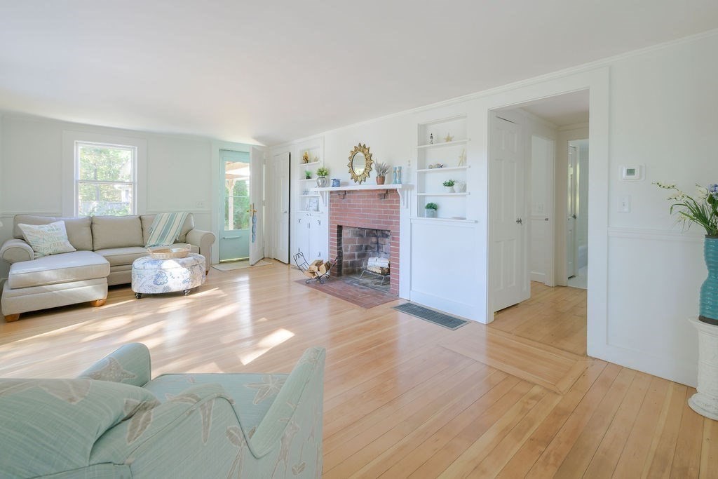 190 R Meetinghouse Road Eastham, MA 02642 - Photo 4 of 42 Gallery Image 4