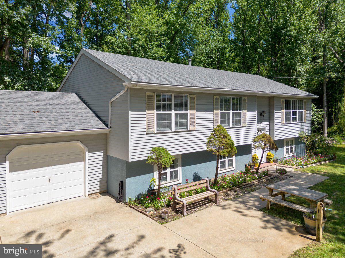 8275 Maple Avenue Pennsauken, NJ 08109 - Photo 32 of 43 a view of a house with backyard and sitting area