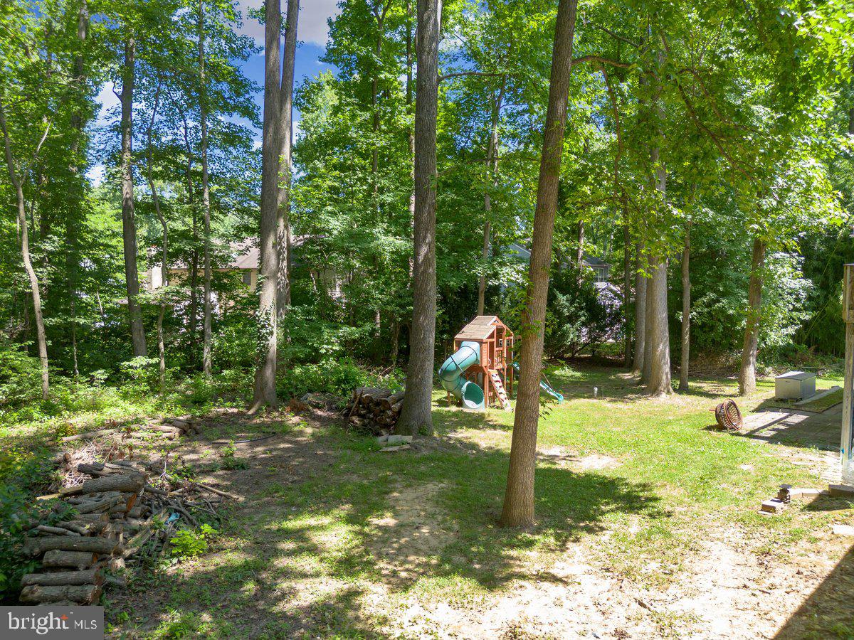 8275 Maple Avenue Pennsauken, NJ 08109 - Photo 39 of 43 a backyard of a house with lots of green space